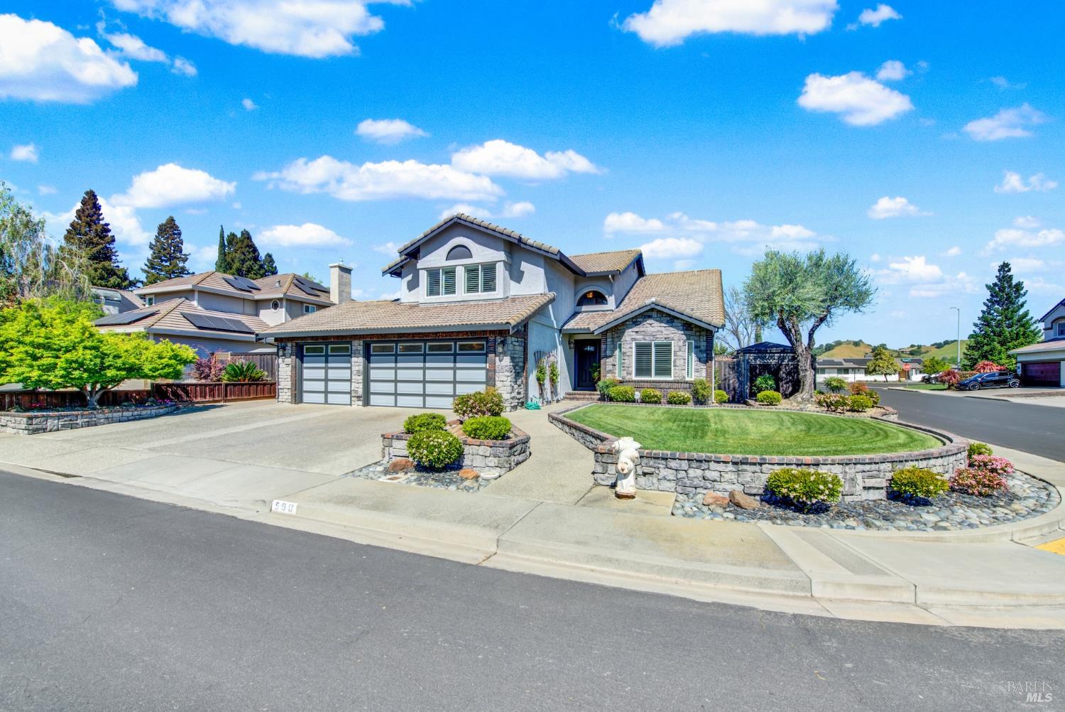 Detail Gallery Image 6 of 74 For 590 Laramie Way, Vacaville,  CA 95688 - 4 Beds | 3 Baths