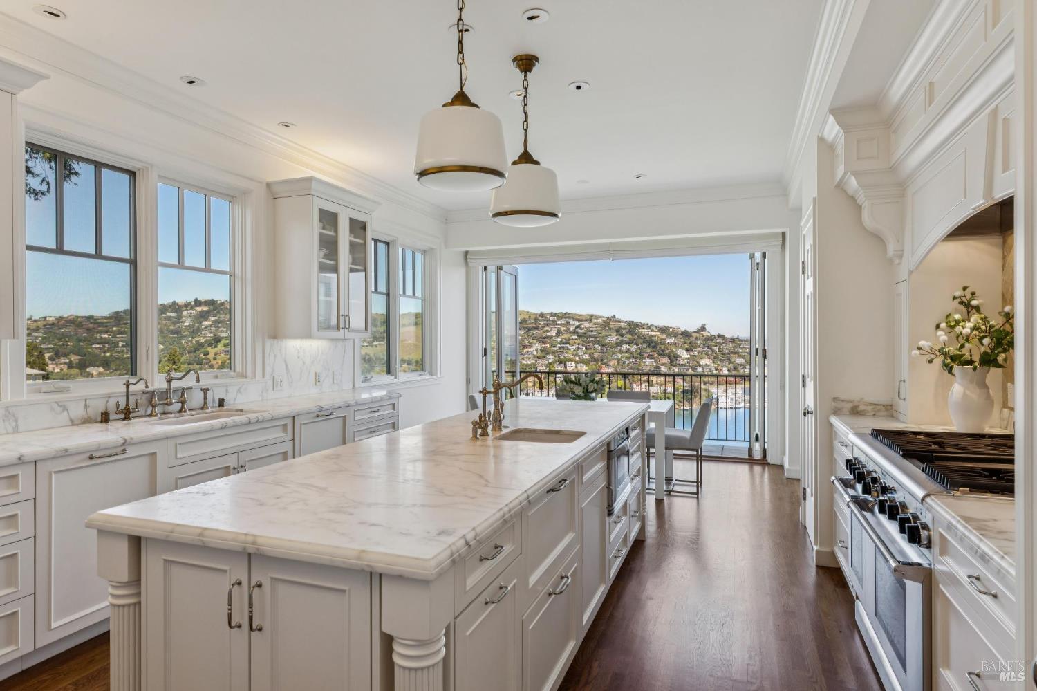 Detail Gallery Image 20 of 94 For 308 Golden Gate Ave, Belvedere,  CA 94920 - 8 Beds | 7/2 Baths