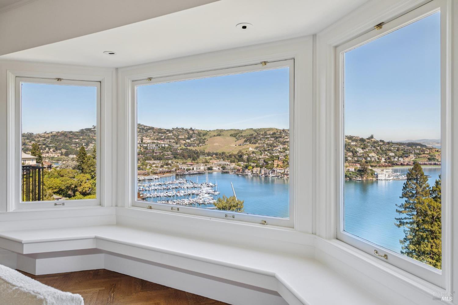 Detail Gallery Image 9 of 94 For 308 Golden Gate Ave, Belvedere,  CA 94920 - 8 Beds | 7/2 Baths