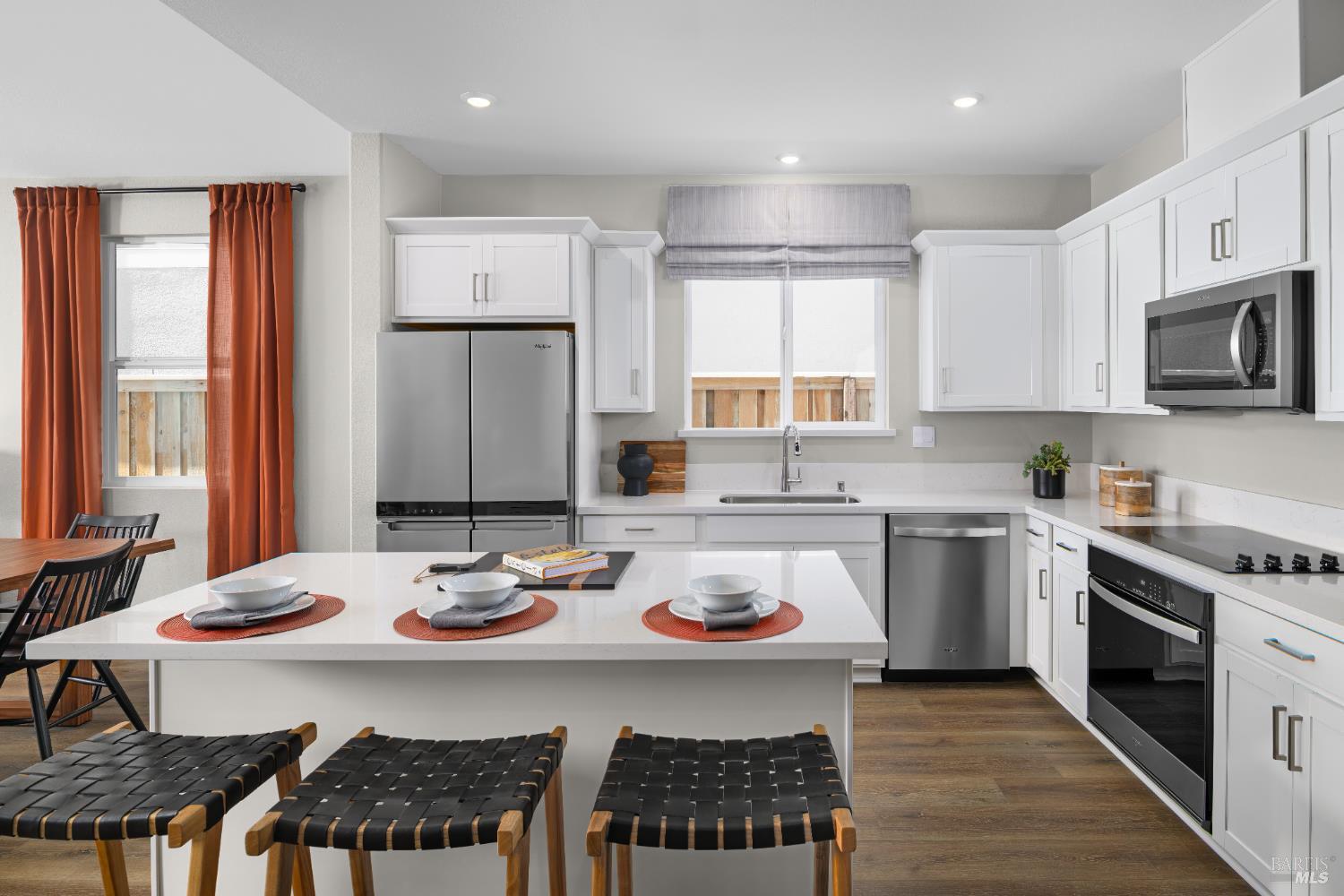 Detail Gallery Image 4 of 16 For 2465 Northridge Ln, Santa Rosa,  CA 95403 - 3 Beds | 2 Baths