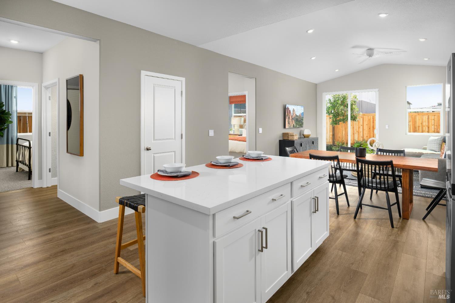 Detail Gallery Image 6 of 16 For 2465 Northridge Ln, Santa Rosa,  CA 95403 - 3 Beds | 2 Baths