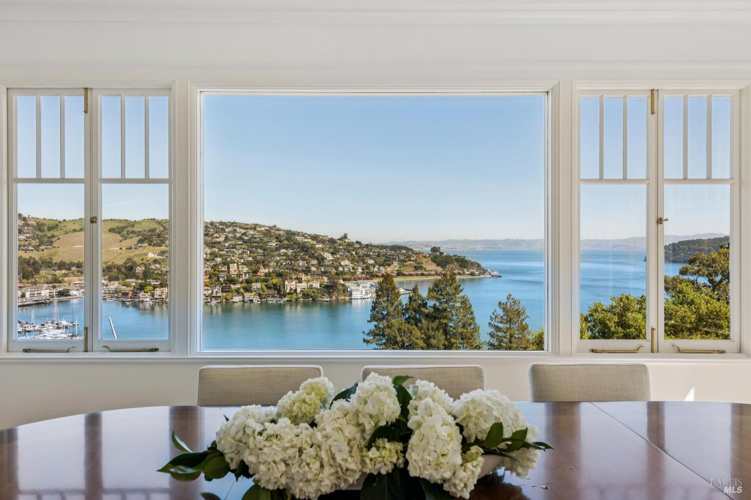 Detail Gallery Image 12 of 94 For 308 Golden Gate Ave, Belvedere,  CA 94920 - 8 Beds | 7/2 Baths