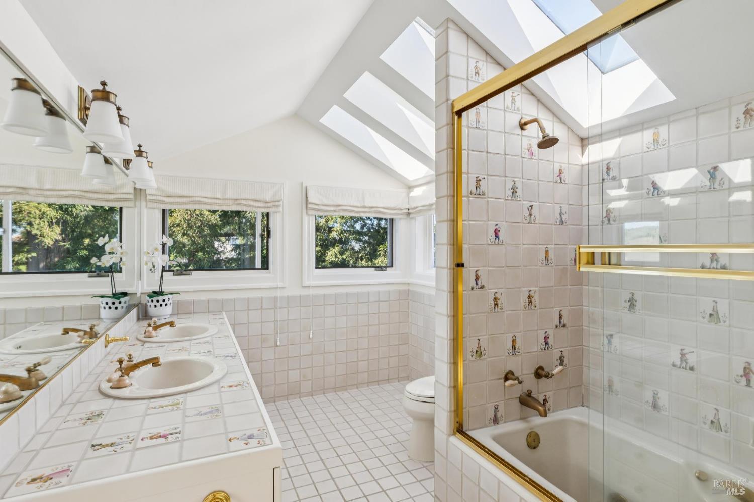 Detail Gallery Image 57 of 94 For 308 Golden Gate Ave, Belvedere,  CA 94920 - 8 Beds | 7/2 Baths