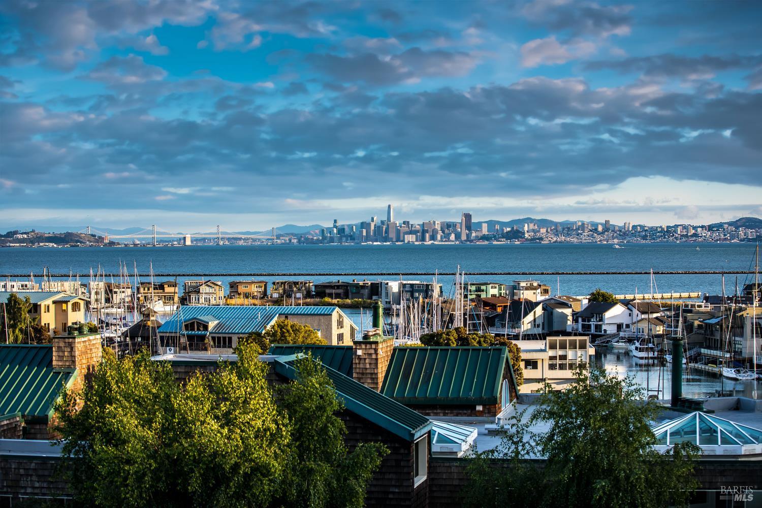 Detail Gallery Image 4 of 60 For 1201 Brickyard Way #211,  Richmond,  CA 94801 - 2 Beds | 2 Baths