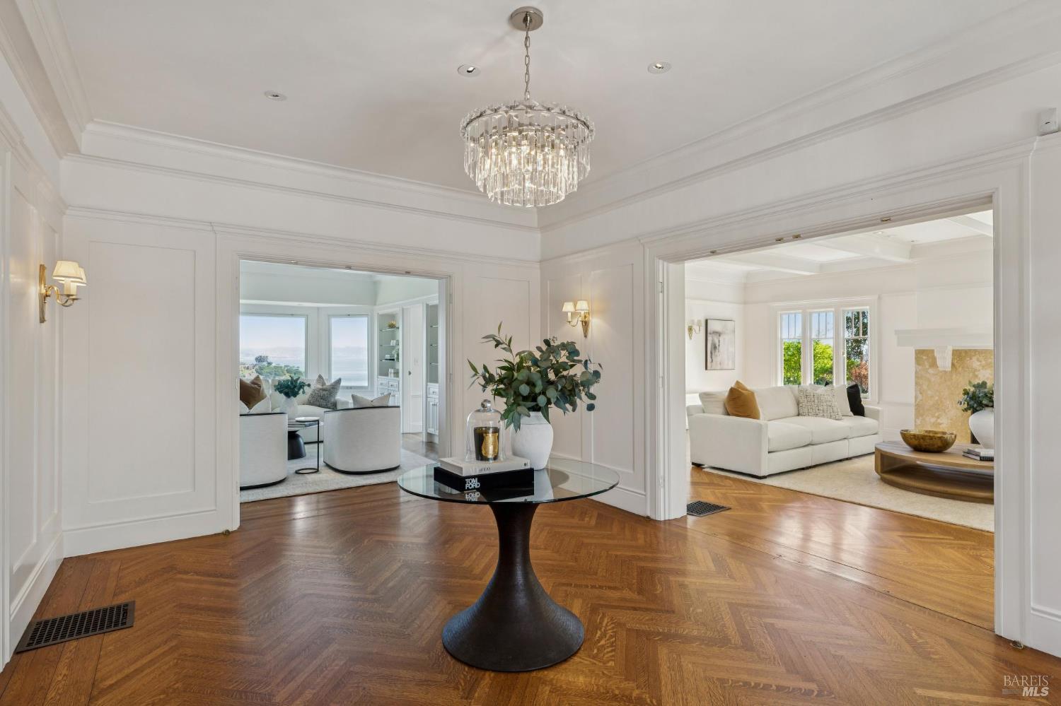 Detail Gallery Image 17 of 94 For 308 Golden Gate Ave, Belvedere,  CA 94920 - 8 Beds | 7/2 Baths