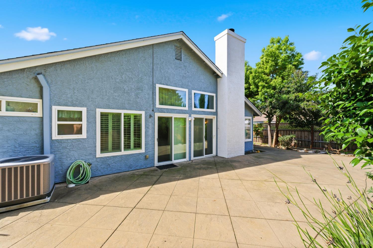 Detail Gallery Image 34 of 42 For 701 Oak Brook Dr, Vacaville,  CA 95687 - 3 Beds | 2 Baths