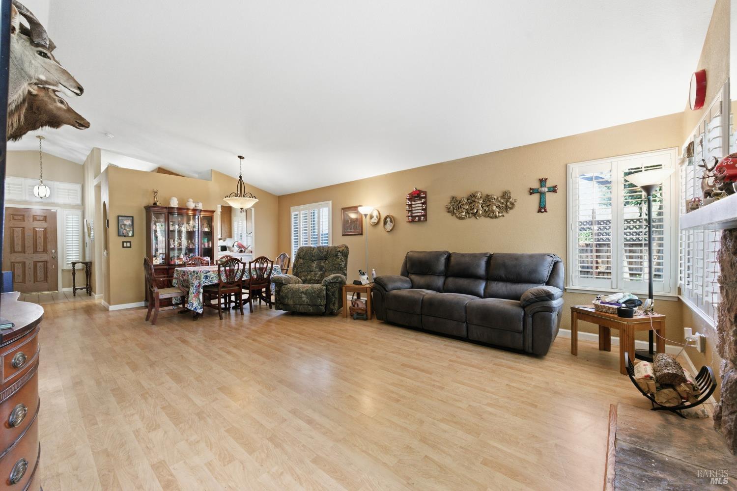 Detail Gallery Image 18 of 42 For 701 Oak Brook Dr, Vacaville,  CA 95687 - 3 Beds | 2 Baths