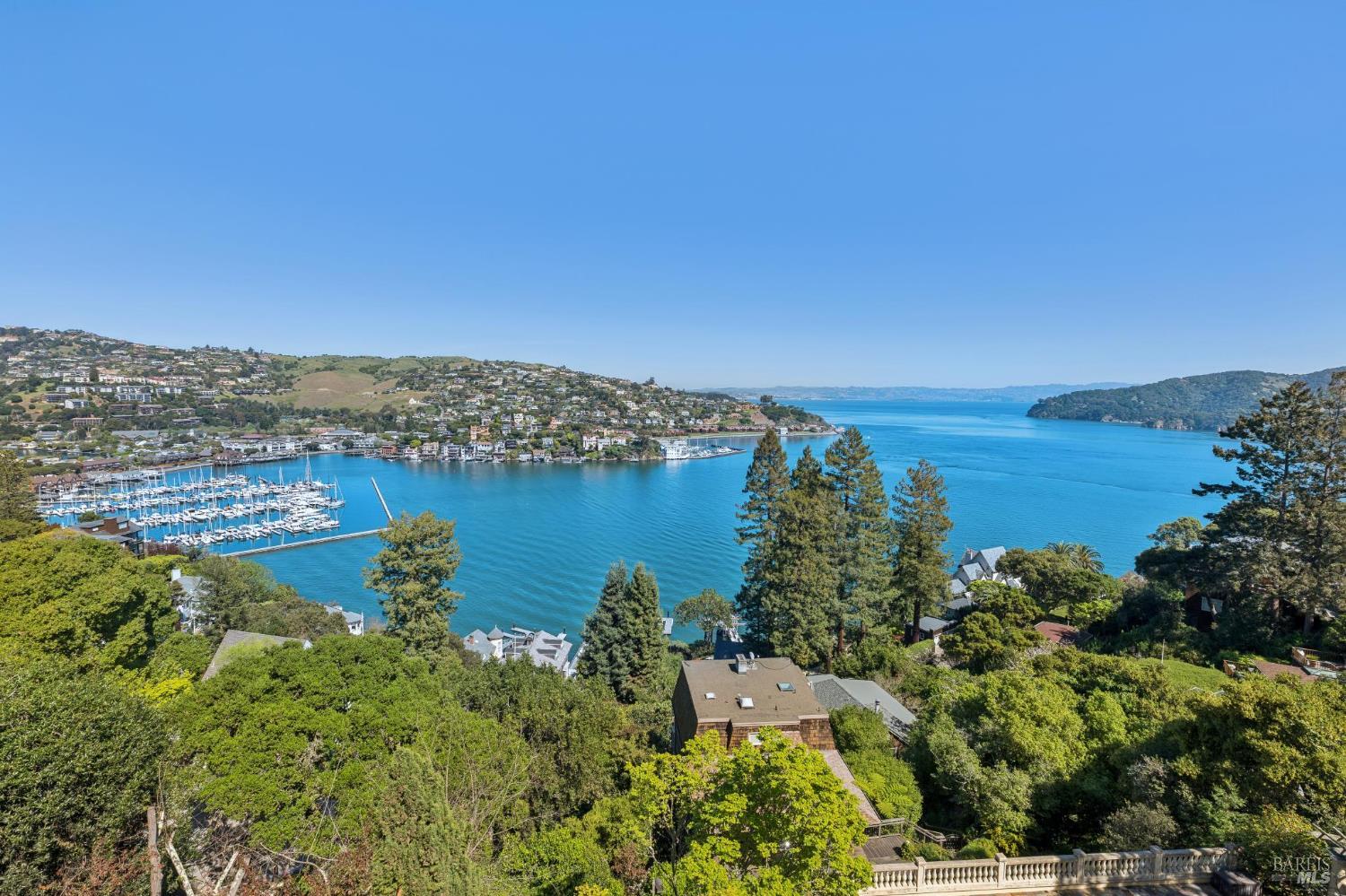 Detail Gallery Image 28 of 94 For 308 Golden Gate Ave, Belvedere,  CA 94920 - 8 Beds | 7/2 Baths