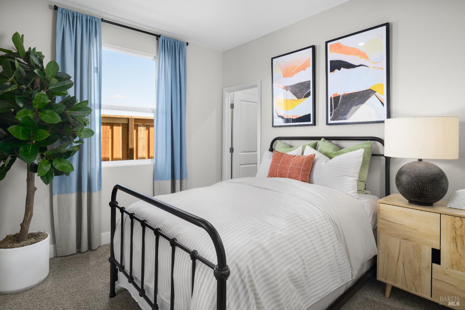 Detail Gallery Image 12 of 16 For 2465 Northridge Ln, Santa Rosa,  CA 95403 - 3 Beds | 2 Baths