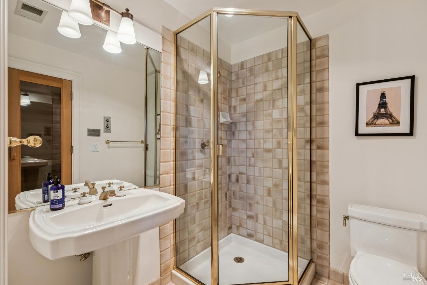 Detail Gallery Image 76 of 94 For 308 Golden Gate Ave, Belvedere,  CA 94920 - 8 Beds | 7/2 Baths