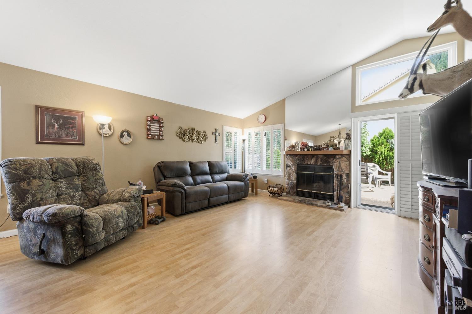 Detail Gallery Image 17 of 42 For 701 Oak Brook Dr, Vacaville,  CA 95687 - 3 Beds | 2 Baths