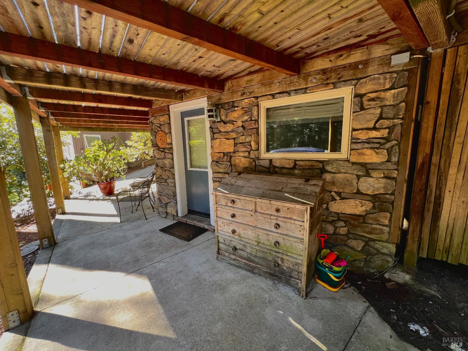 Detail Gallery Image 19 of 29 For 46800 Ocean View Dr, Gualala,  CA 95445 - 3 Beds | 2 Baths