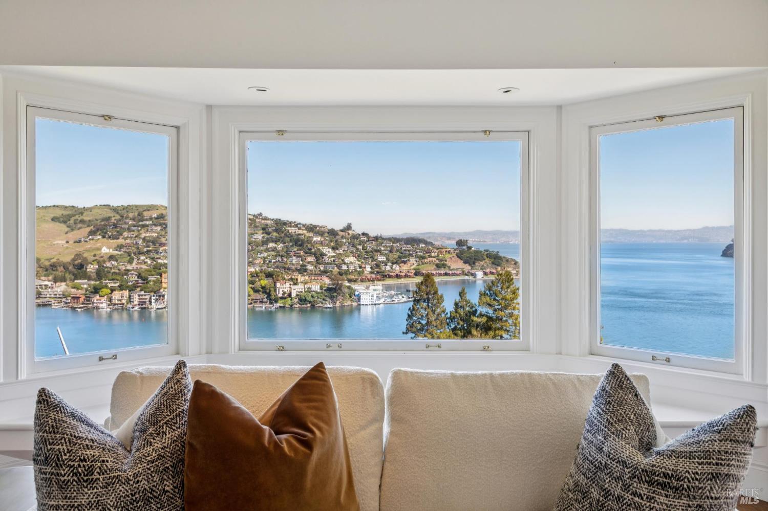 Detail Gallery Image 8 of 94 For 308 Golden Gate Ave, Belvedere,  CA 94920 - 8 Beds | 7/2 Baths