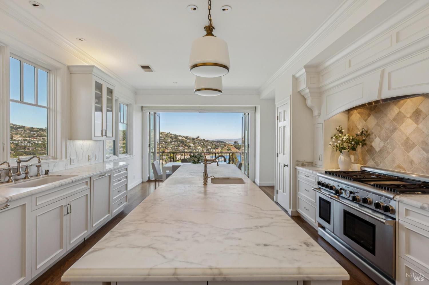 Detail Gallery Image 22 of 94 For 308 Golden Gate Ave, Belvedere,  CA 94920 - 8 Beds | 7/2 Baths