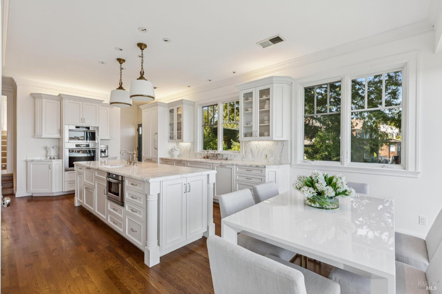 Detail Gallery Image 31 of 94 For 308 Golden Gate Ave, Belvedere,  CA 94920 - 8 Beds | 7/2 Baths