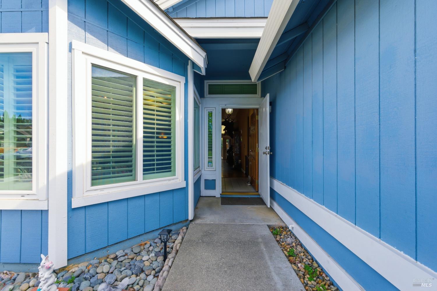 Detail Gallery Image 6 of 42 For 701 Oak Brook Dr, Vacaville,  CA 95687 - 3 Beds | 2 Baths