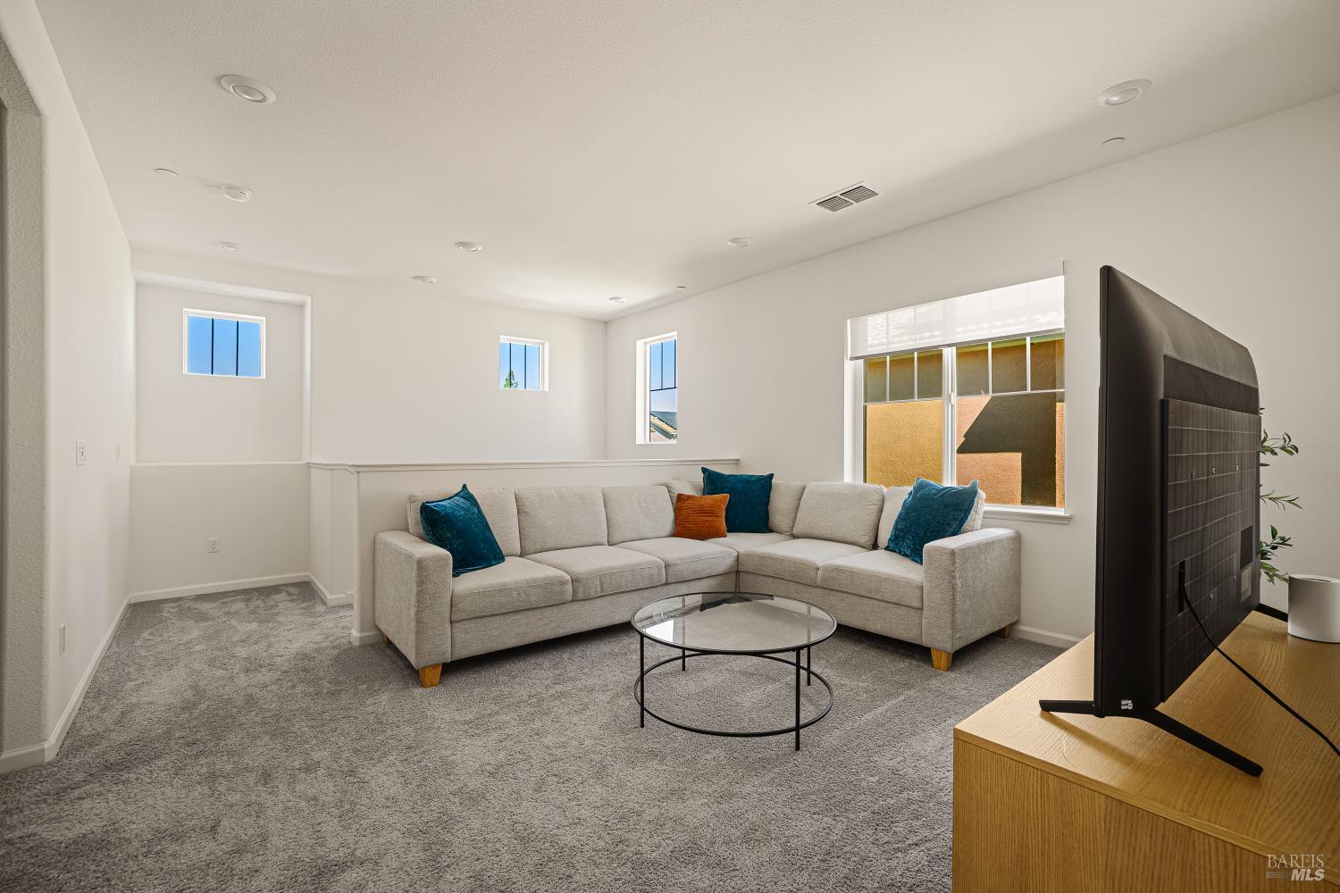 Detail Gallery Image 28 of 48 For 938 Fruit Stand Cir, Vacaville,  CA 95688 - 4 Beds | 4 Baths