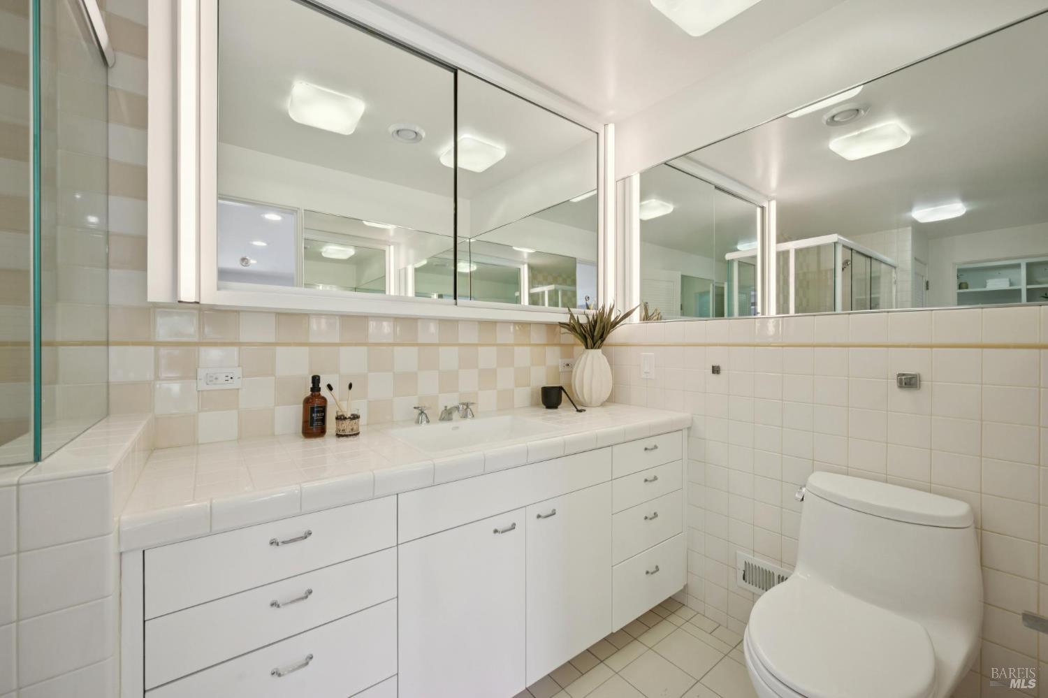 Detail Gallery Image 38 of 42 For 55 Upper North Ter, Tiburon,  CA 94920 - 4 Beds | 3 Baths