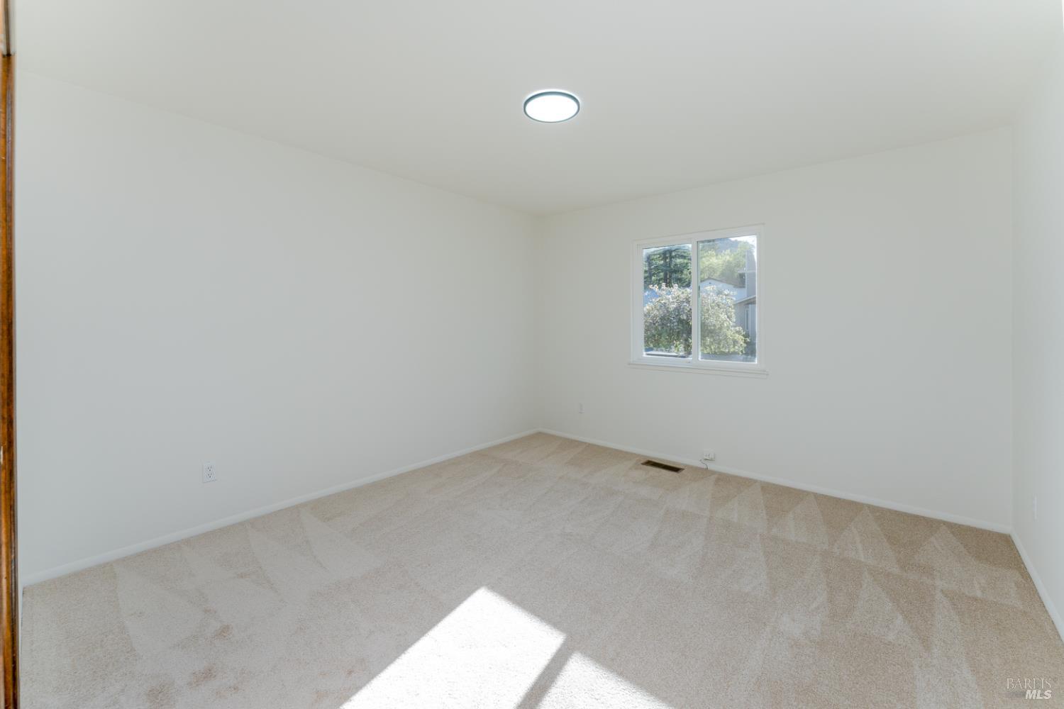 Detail Gallery Image 10 of 29 For 1339 Laurel Ave, Ukiah,  CA 95482 - 3 Beds | 2 Baths