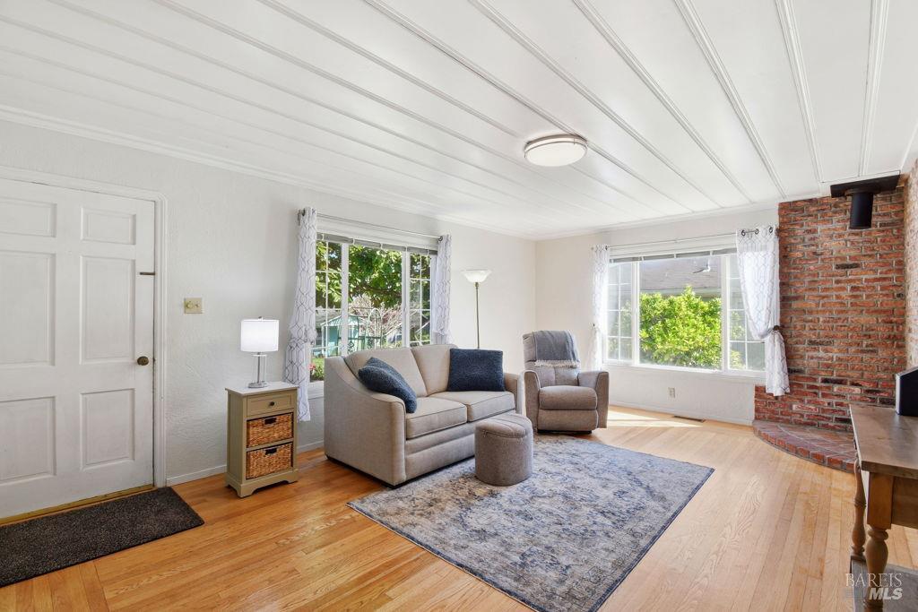 Detail Gallery Image 6 of 39 For 7265 Hayden Ave, Sebastopol,  CA 95472 - 2 Beds | 1 Baths