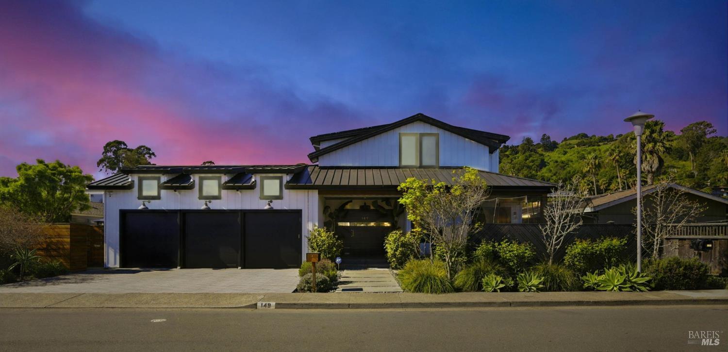 Detail Gallery Image 5 of 77 For 149 Jamaica St, Tiburon,  CA 94920 - 4 Beds | 4/1 Baths