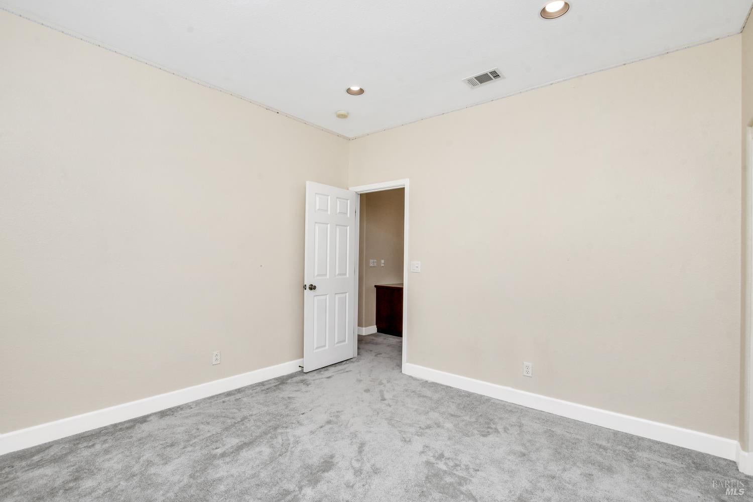 Detail Gallery Image 24 of 34 For 118 Refosco Ct, Vacaville,  CA 95687 - 4 Beds | 2/1 Baths