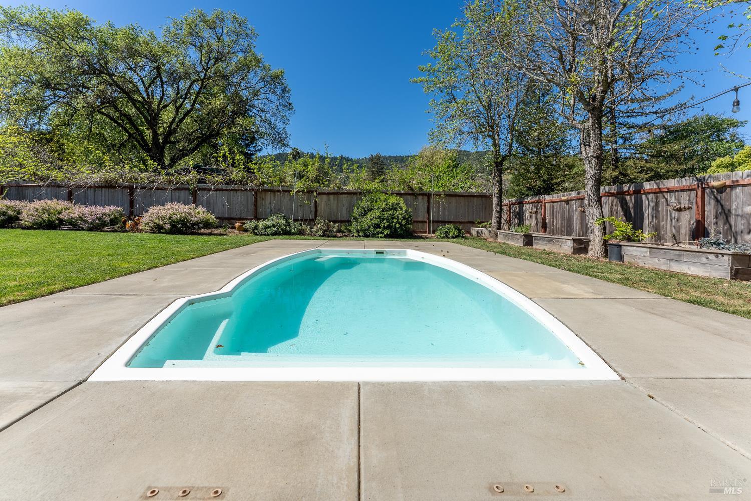 Detail Gallery Image 22 of 28 For 80 Whitmore Ln, Ukiah,  CA 95482 - 3 Beds | 2 Baths