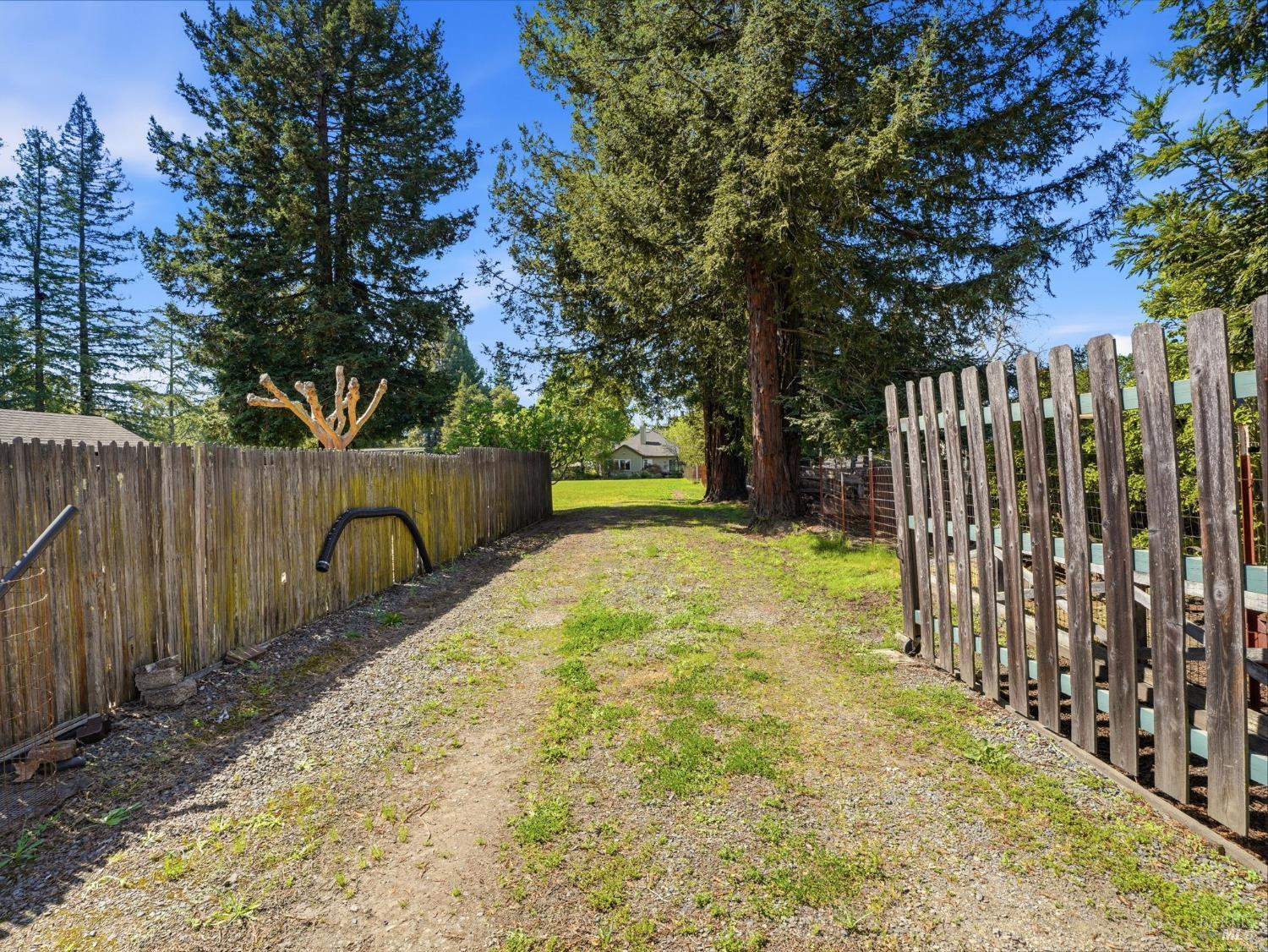 Detail Gallery Image 45 of 57 For 645 Speers Rd, Santa Rosa,  CA 95409 - 3 Beds | 2/1 Baths