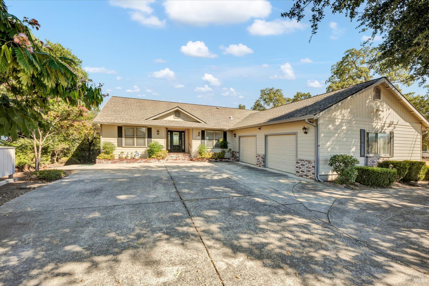 Detail Gallery Image 31 of 33 For 17120 Knollview Dr, Hidden Valley Lake,  CA 95467 - 3 Beds | 2 Baths