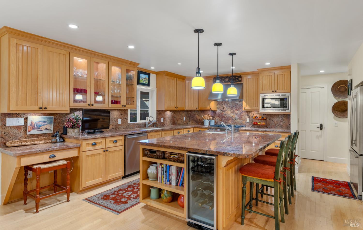 Detail Gallery Image 5 of 47 For 1245 Castle Rd, Sonoma,  CA 95476 - 2 Beds | 4/1 Baths