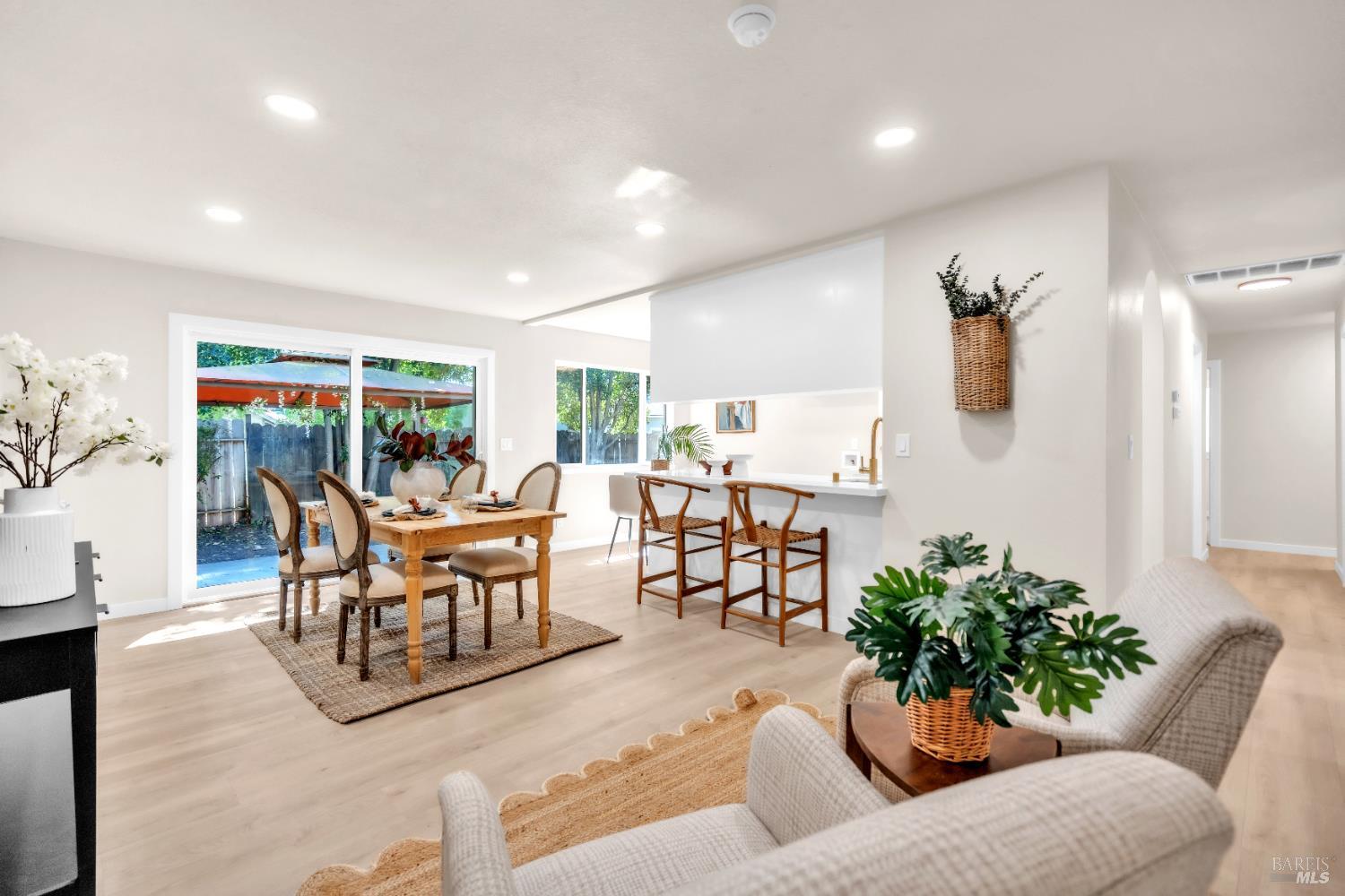 Detail Gallery Image 14 of 45 For 793 Marigold Dr, Fairfield,  CA 94533 - 4 Beds | 2 Baths