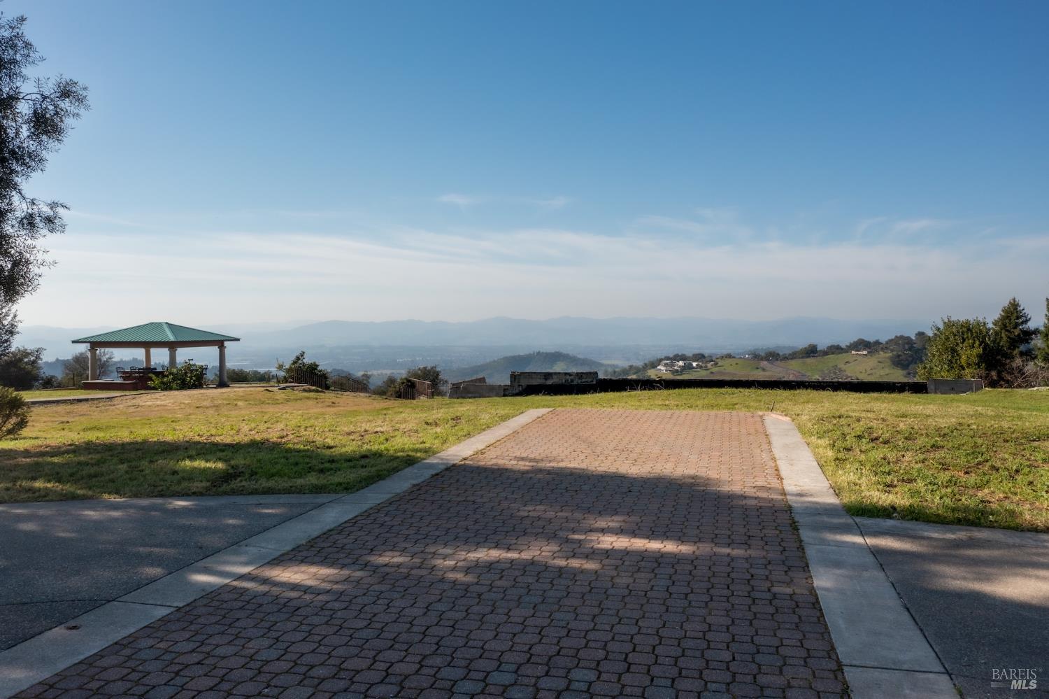 Detail Gallery Image 6 of 49 For 1980 Redwood Hill Ct, Santa Rosa,  CA 95404 - – Beds | – Baths