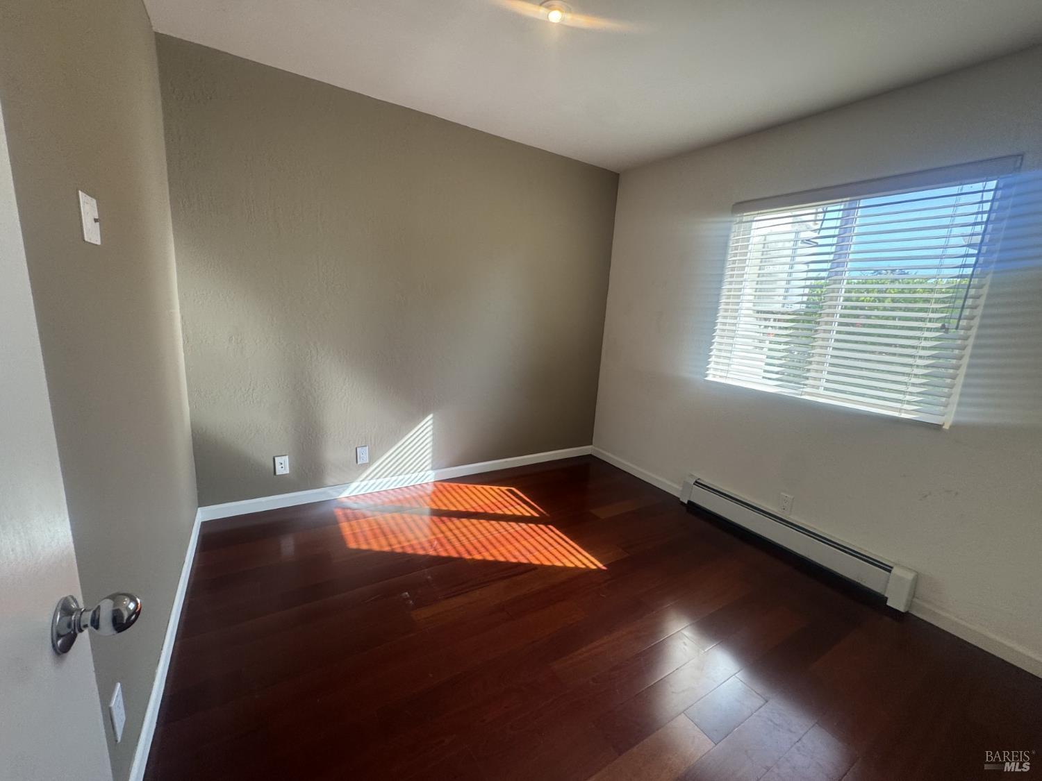 Detail Gallery Image 21 of 79 For 124 Montego Key, Novato,  CA 94949 - 4 Beds | 3 Baths