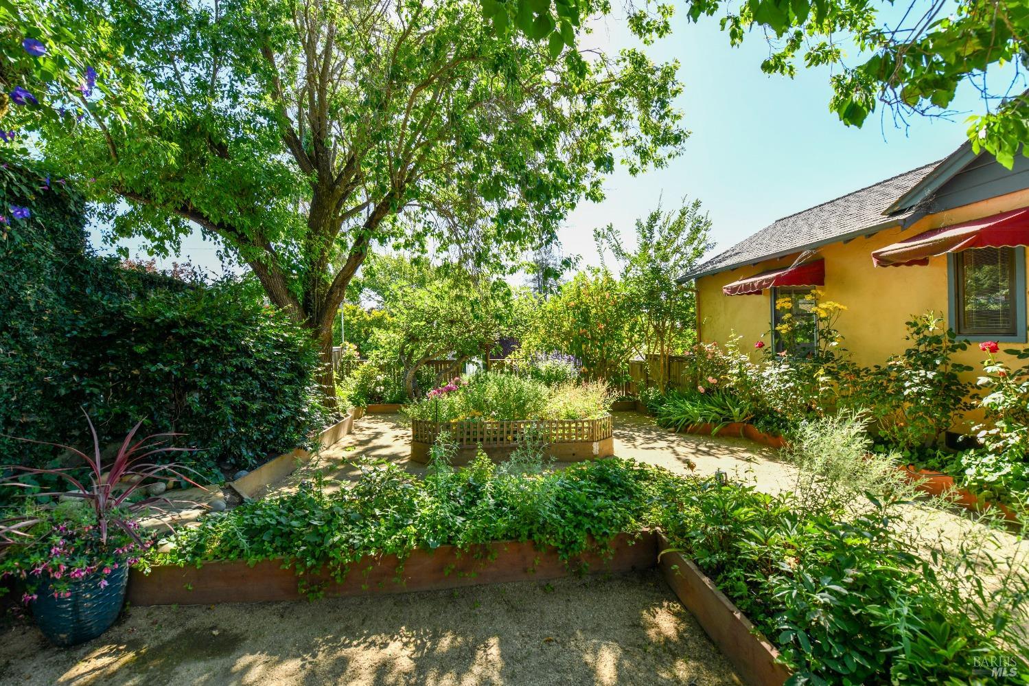 Detail Gallery Image 27 of 31 For 4 Ramona Ave, Napa,  CA 94559 - 3 Beds | 2 Baths