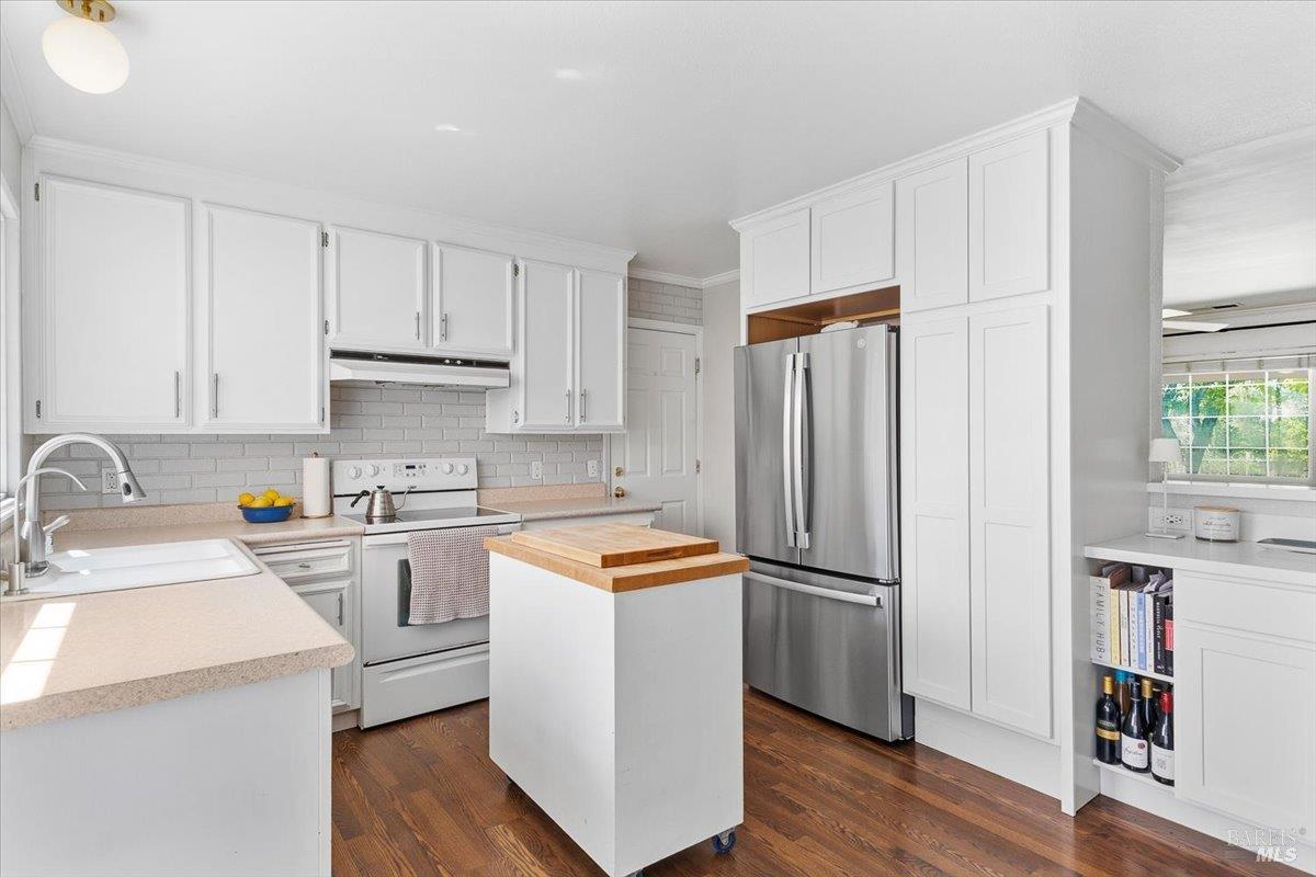 Detail Gallery Image 8 of 25 For 6900 Montecito Blvd, Santa Rosa,  CA 95409 - 3 Beds | 2 Baths