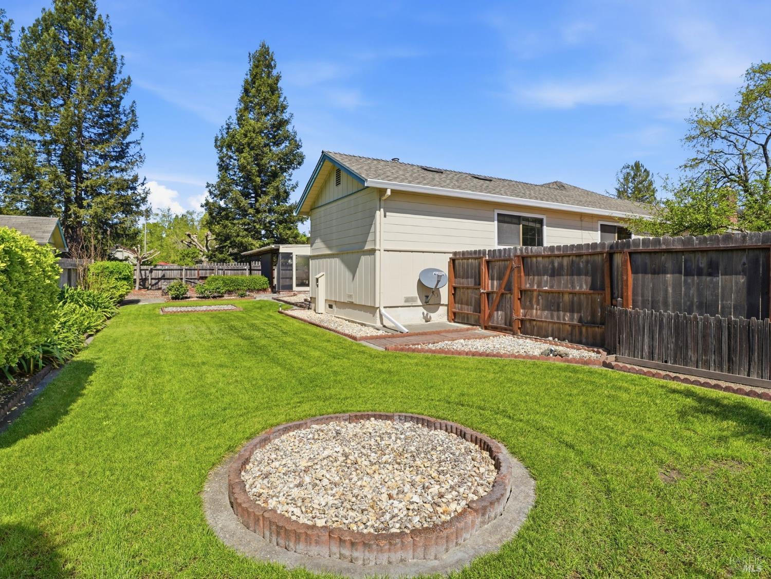 Detail Gallery Image 36 of 57 For 645 Speers Rd, Santa Rosa,  CA 95409 - 3 Beds | 2/1 Baths