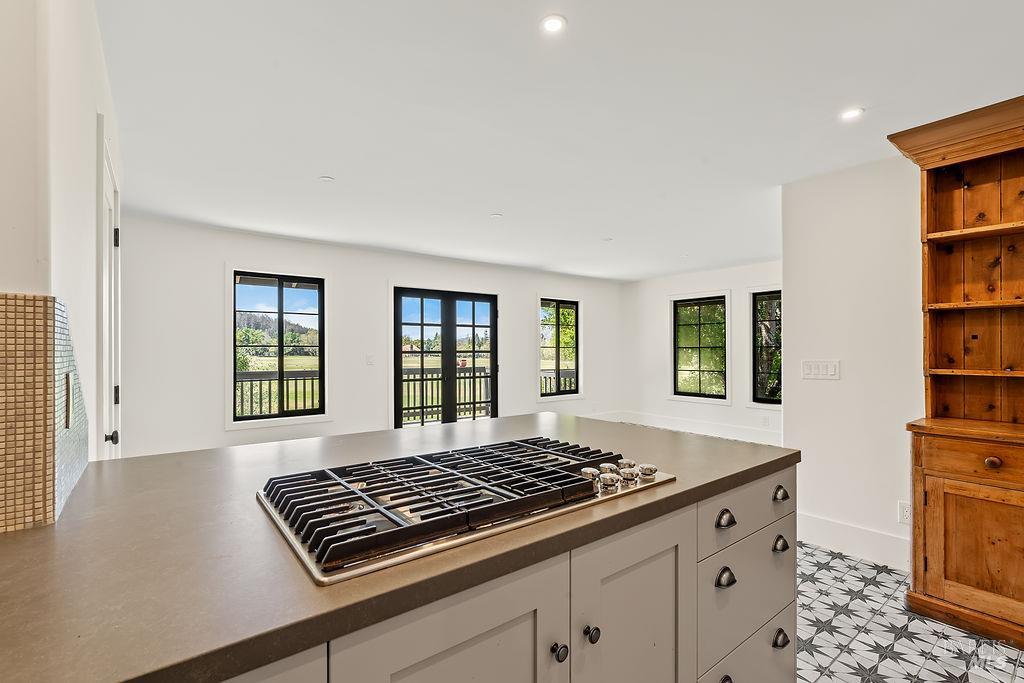 Detail Gallery Image 20 of 58 For 549 Catherine Ct, Santa Rosa,  CA 95409 - 3 Beds | 2/1 Baths