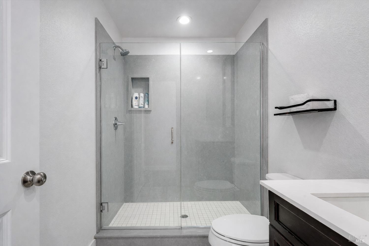 Detail Gallery Image 26 of 64 For 2521 Barley Ln, Santa Rosa,  CA 95403 - 5 Beds | 4 Baths