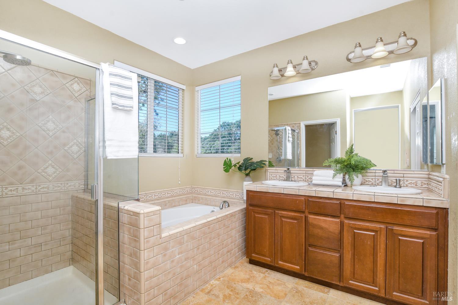 Detail Gallery Image 7 of 34 For 118 Refosco Ct, Vacaville,  CA 95687 - 4 Beds | 2/1 Baths