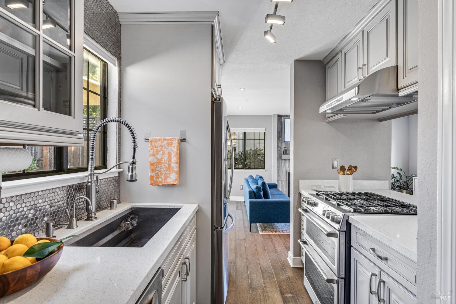 Detail Gallery Image 10 of 38 For 346 Piper St, Healdsburg,  CA 95448 - 2 Beds | 1/1 Baths