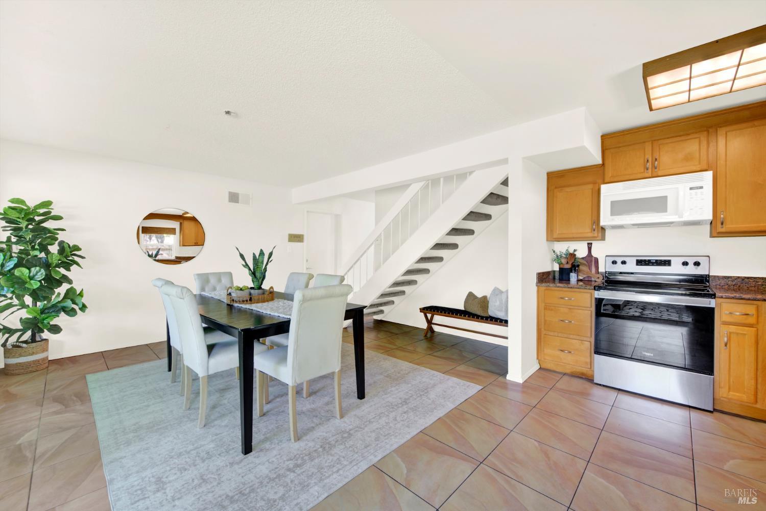 Detail Gallery Image 11 of 36 For 460 Turner Dr, Benicia,  CA 94510 - 3 Beds | 1/1 Baths