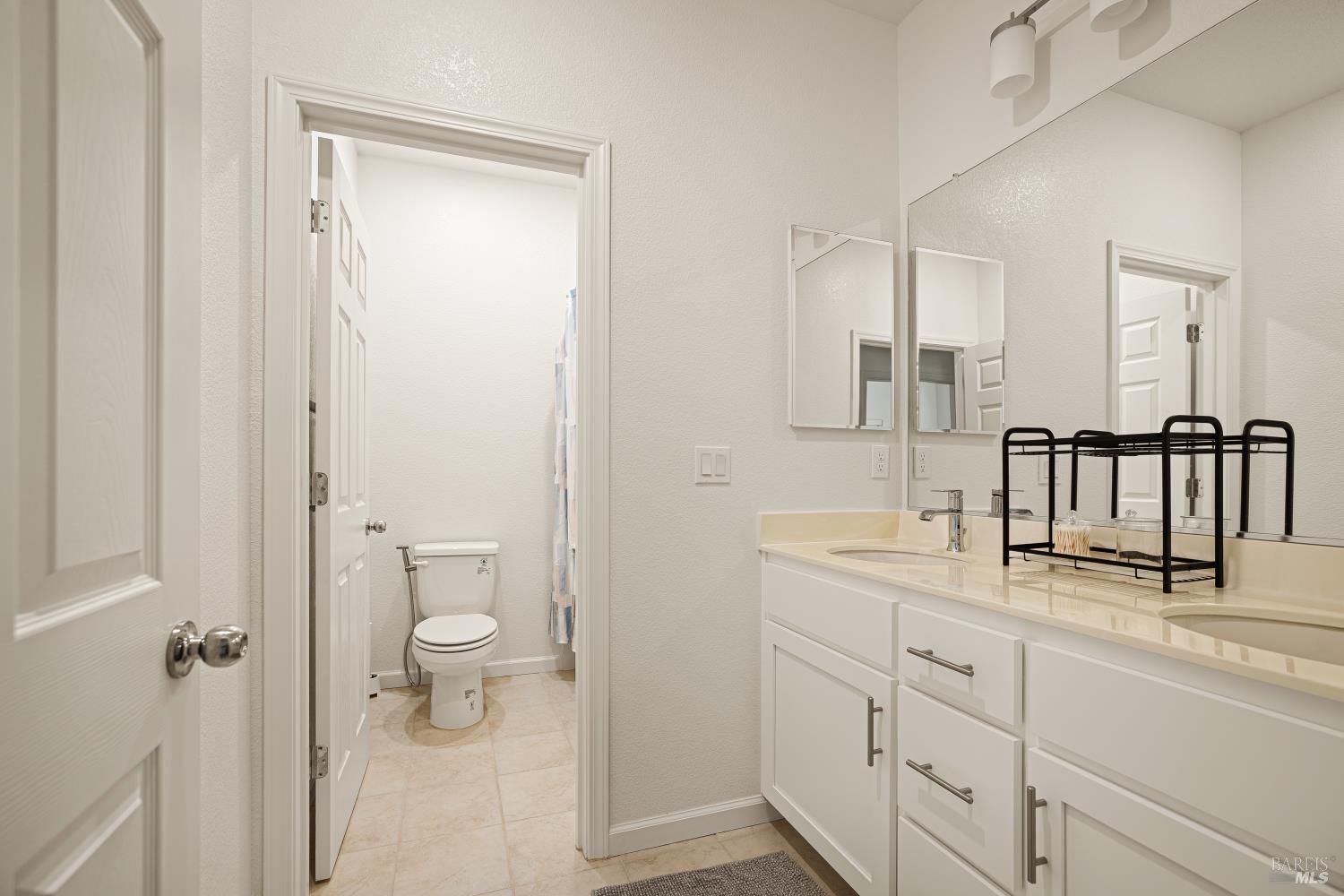 Detail Gallery Image 42 of 48 For 938 Fruit Stand Cir, Vacaville,  CA 95688 - 4 Beds | 4 Baths