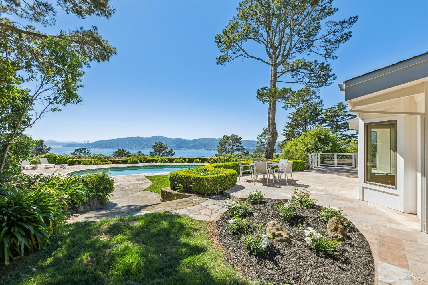 Detail Gallery Image 45 of 54 For 17 Tanfield Rd, Tiburon,  CA 94920 - 5 Beds | 5 Baths