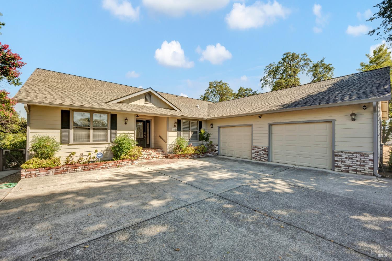 Detail Gallery Image 30 of 33 For 17120 Knollview Dr, Hidden Valley Lake,  CA 95467 - 3 Beds | 2 Baths