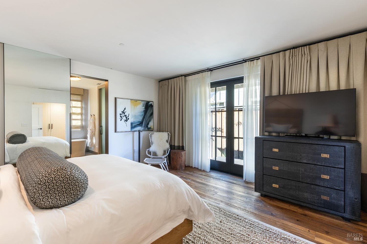 Detail Gallery Image 14 of 33 For 30 Lawley Ln, Calistoga,  CA 94515 - 3 Beds | 3/1 Baths