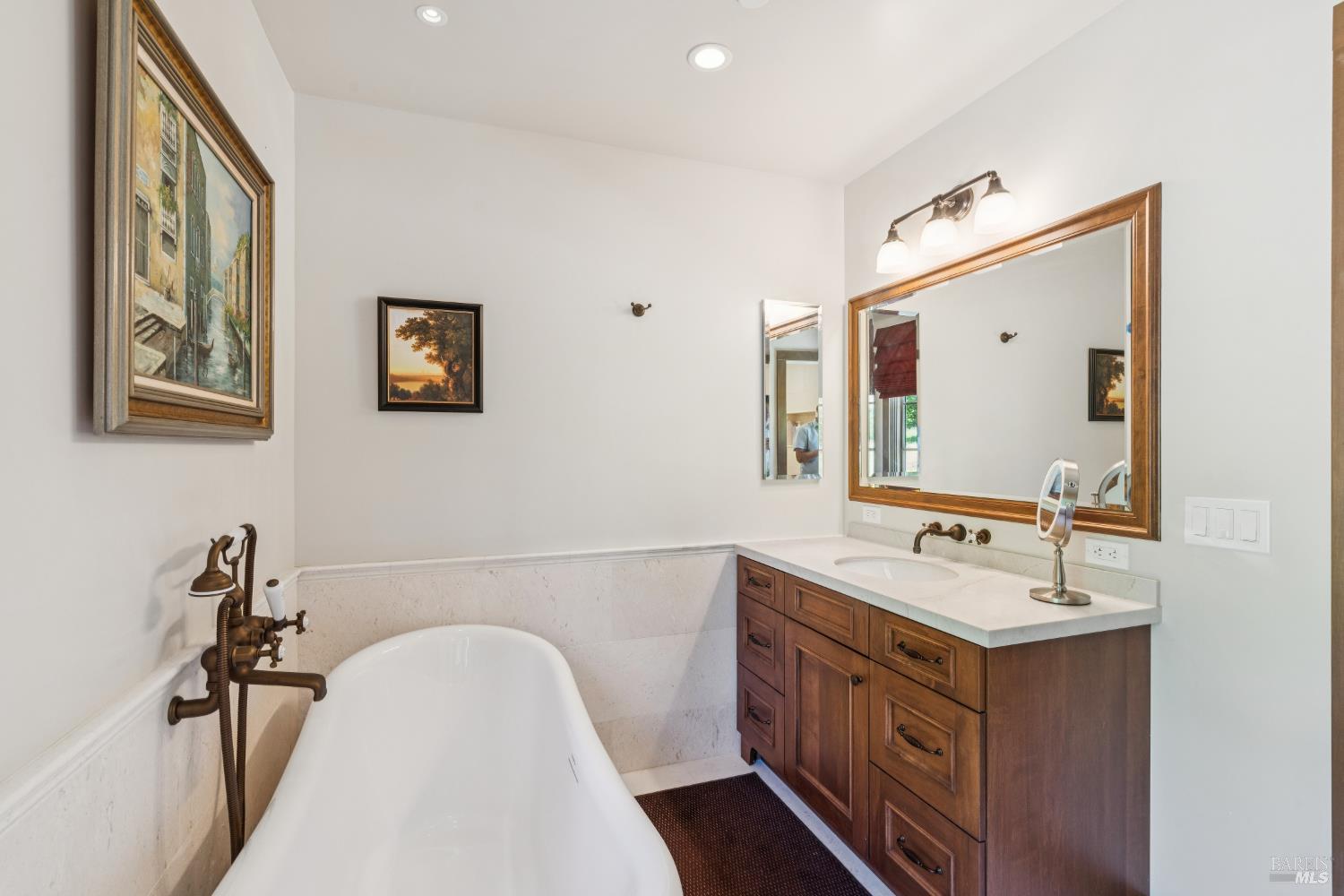 Detail Gallery Image 25 of 57 For 1044 Deer Park Rd, Deer Park,  CA 94576 - 3 Beds | 2/1 Baths
