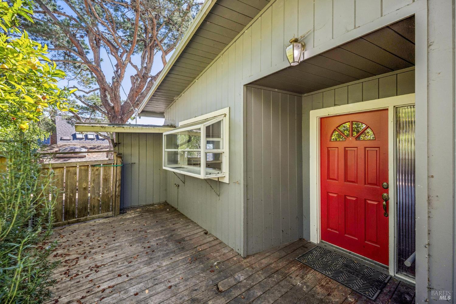Detail Gallery Image 7 of 50 For 141 Edison Ave, Corte Madera,  CA 94925 - 2 Beds | 1/1 Baths