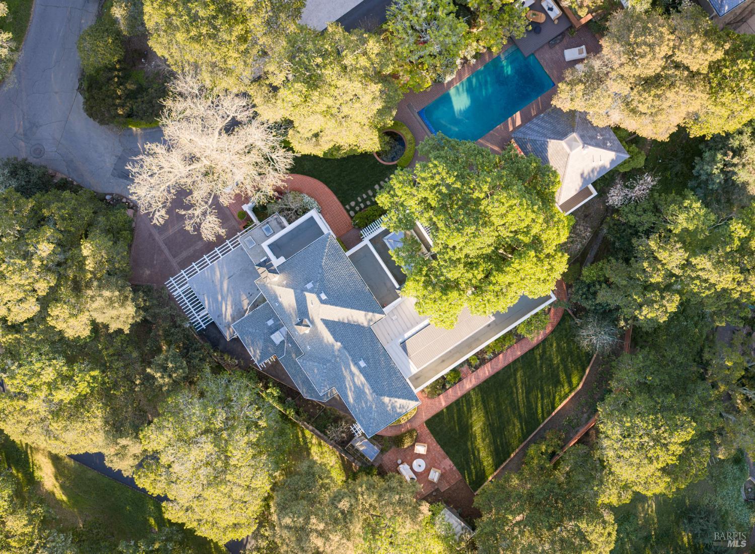 Detail Gallery Image 58 of 59 For 14 Skyland Way, Ross,  CA 94957 - 5 Beds | 4/1 Baths