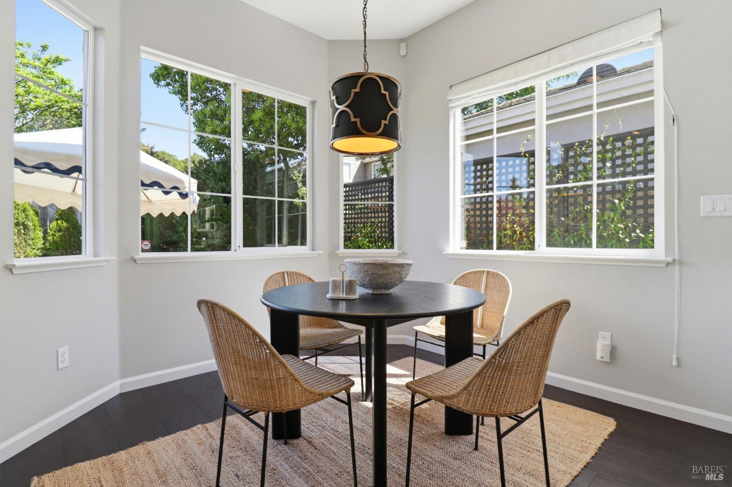 Detail Gallery Image 22 of 54 For 1043 Allen St, Petaluma,  CA 94954 - 4 Beds | 2 Baths