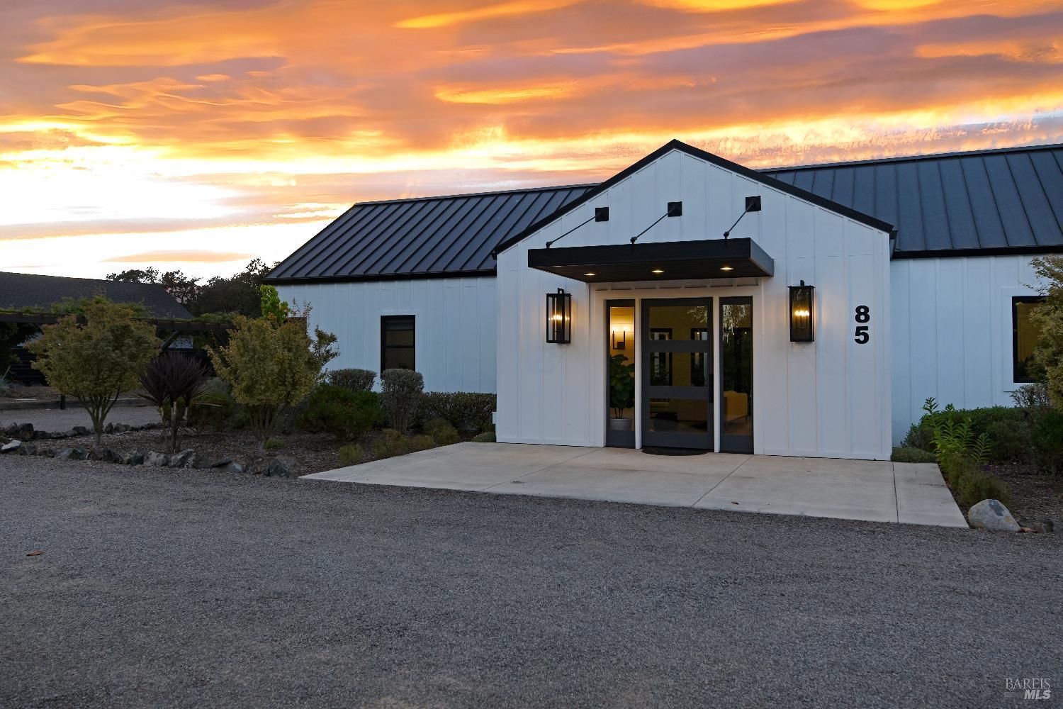 Detail Gallery Image 8 of 64 For 85 W Trinity Rd, Glen Ellen,  CA 95442 - 4 Beds | 5/2 Baths